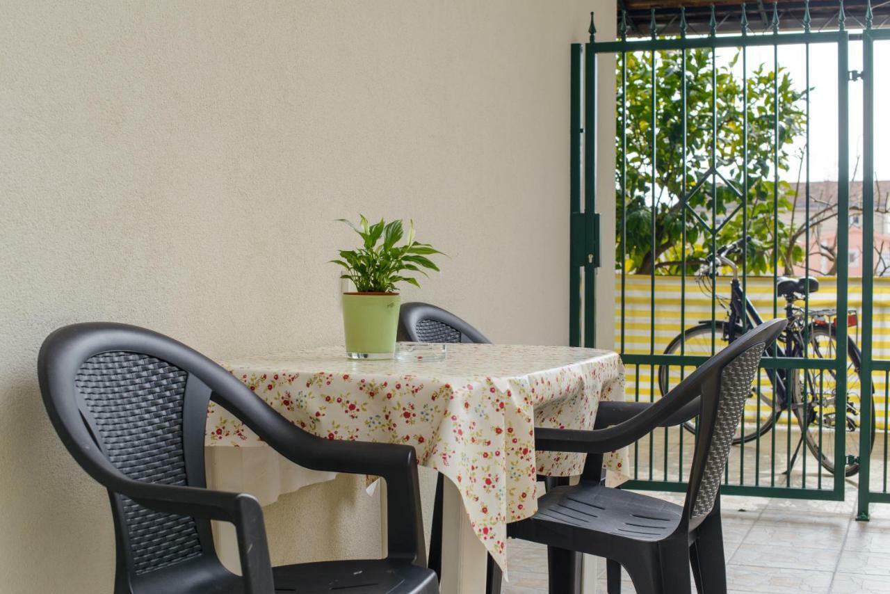 Apartment Sara Trogir Exterior foto